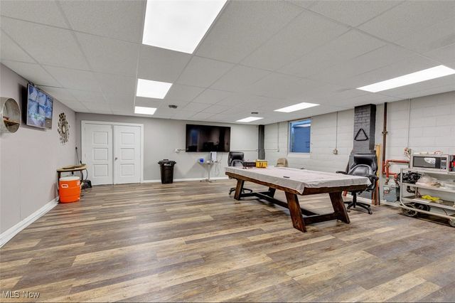 17827 Roseland Road, Cleveland, OH 44112