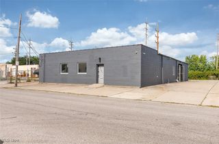 17827 Roseland Road, Cleveland, OH 44112