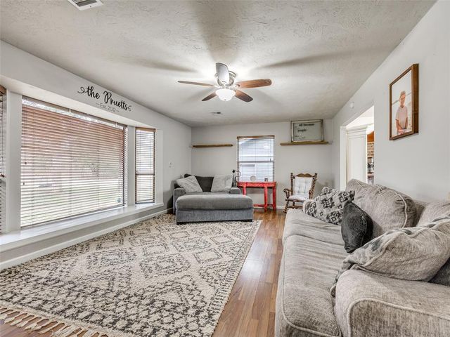 324 W Seward Road, Guthrie, OK 73044