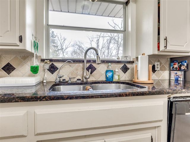 324 W Seward Road, Guthrie, OK 73044