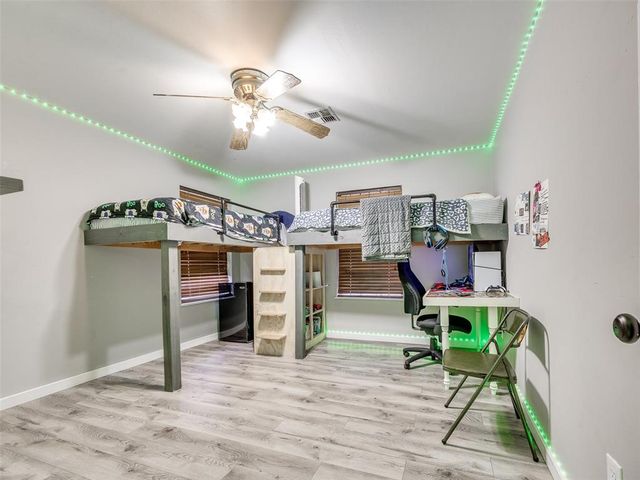 324 W Seward Road, Guthrie, OK 73044