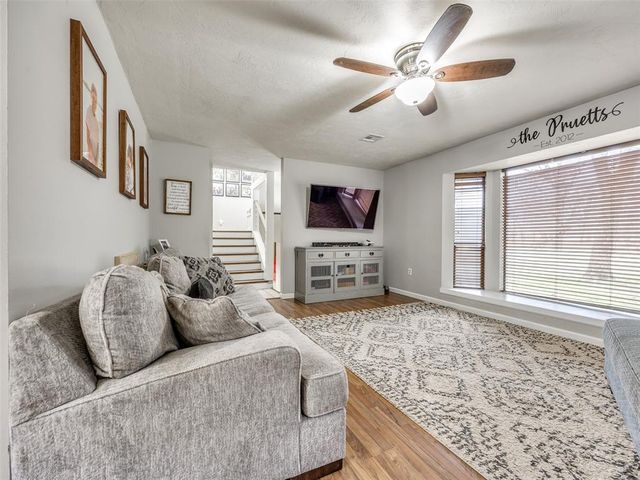 324 W Seward Road, Guthrie, OK 73044