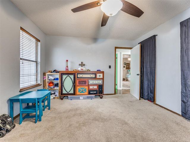 324 W Seward Road, Guthrie, OK 73044