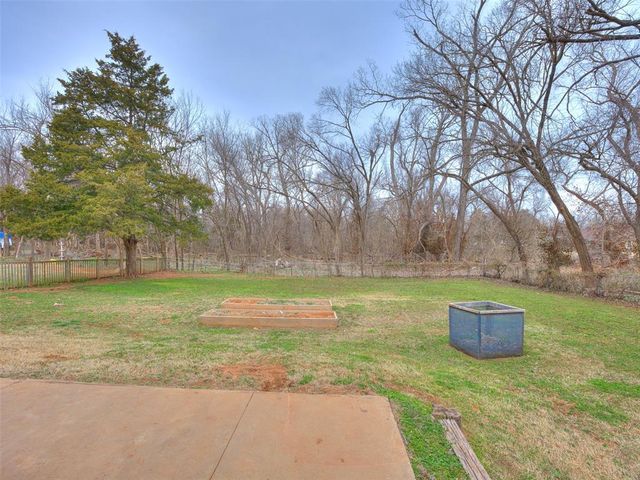 324 W Seward Road, Guthrie, OK 73044