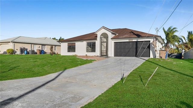 918 Acroft AVE, Lehigh Acres, FL 33971