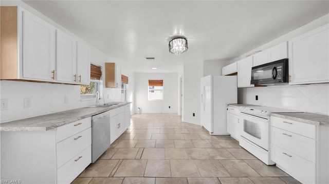 918 Acroft AVE, Lehigh Acres, FL 33971