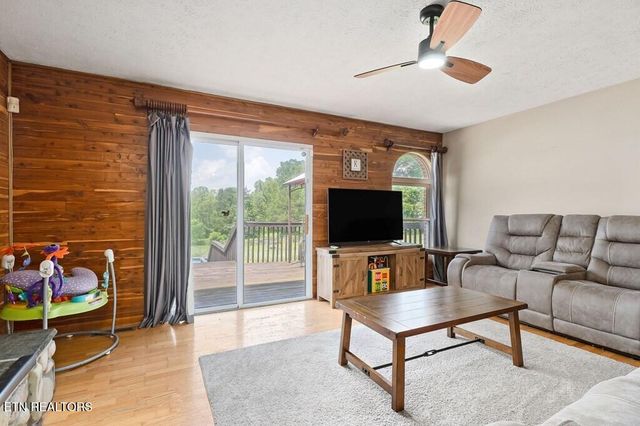 618 Cash Dollar Rd, Sparta, TN 38583