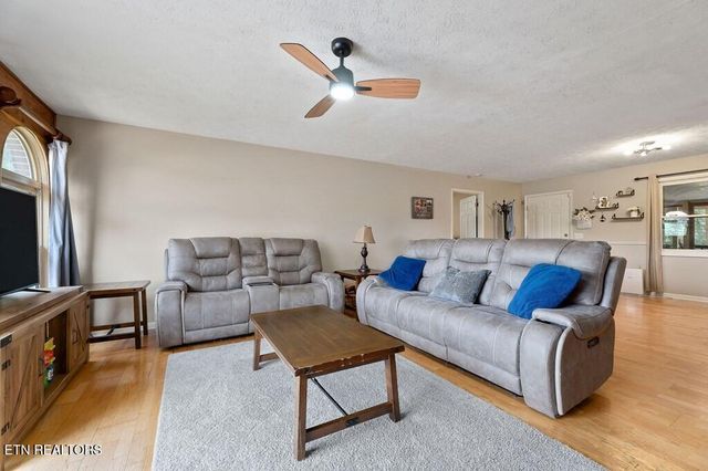 618 Cash Dollar Rd, Sparta, TN 38583