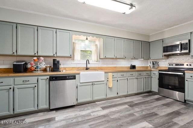 618 Cash Dollar Rd, Sparta, TN 38583