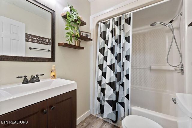 618 Cash Dollar Rd, Sparta, TN 38583