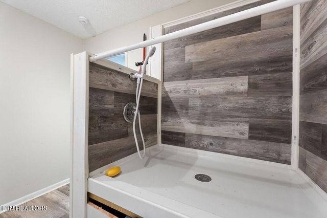 618 Cash Dollar Rd, Sparta, TN 38583