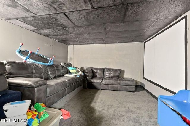 618 Cash Dollar Rd, Sparta, TN 38583