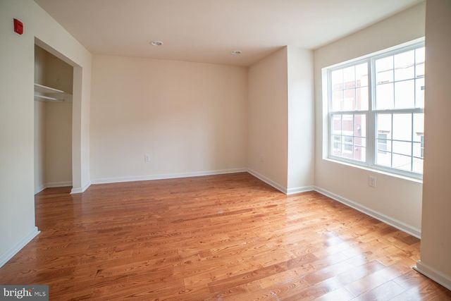 1915 N GRATZ ST, Philadelphia, PA 19121