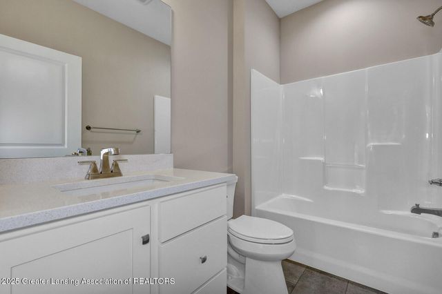 1145 Peninsula Drive, Grand Ledge, MI 48837