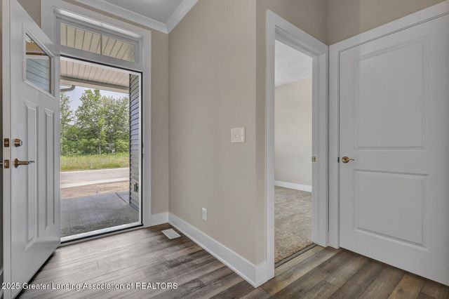 1145 Peninsula Drive, Grand Ledge, MI 48837