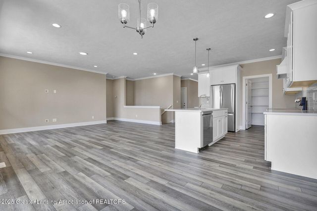 1145 Peninsula Drive, Grand Ledge, MI 48837