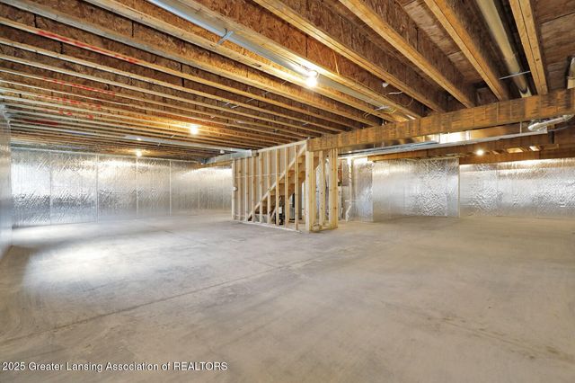 1145 Peninsula Drive, Grand Ledge, MI 48837