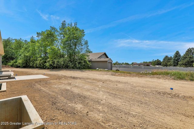 1145 Peninsula Drive, Grand Ledge, MI 48837