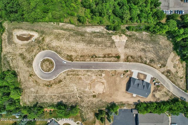 1145 Peninsula Drive, Grand Ledge, MI 48837