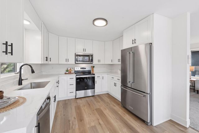 14407 Watersedge Trail NE, Prior Lake, MN 55372