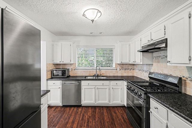 23 S Tallowberry Drive, The Woodlands, TX 77381