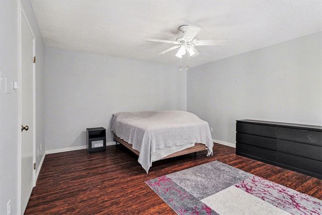 23 S Tallowberry Drive, The Woodlands, TX 77381