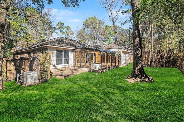 23 S Tallowberry Drive, The Woodlands, TX 77381