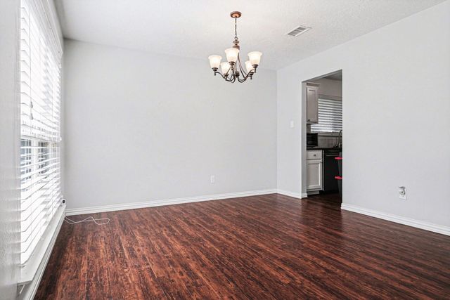 23 S Tallowberry Drive, The Woodlands, TX 77381