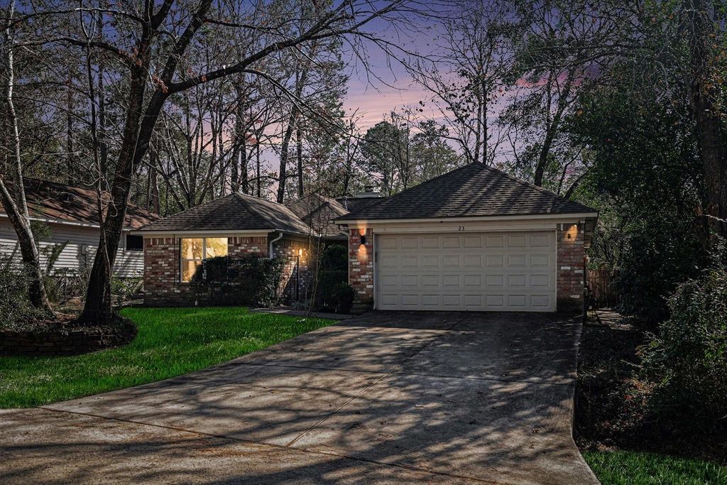 23 S Tallowberry Drive, The Woodlands, TX 77381