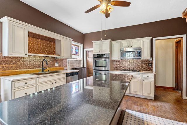 206 S Main Street, Ligonier, IN 46767