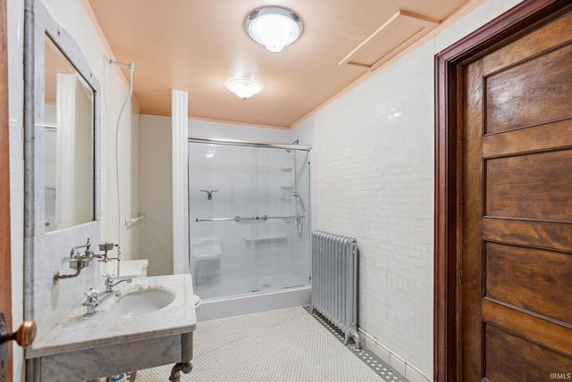 206 S Main Street, Ligonier, IN 46767