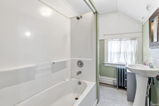 206 S Main Street, Ligonier, IN 46767