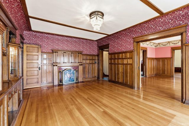 206 S Main Street, Ligonier, IN 46767