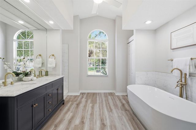 2722 BUCKHORN OAKS DRIVE, Valrico, FL 33594