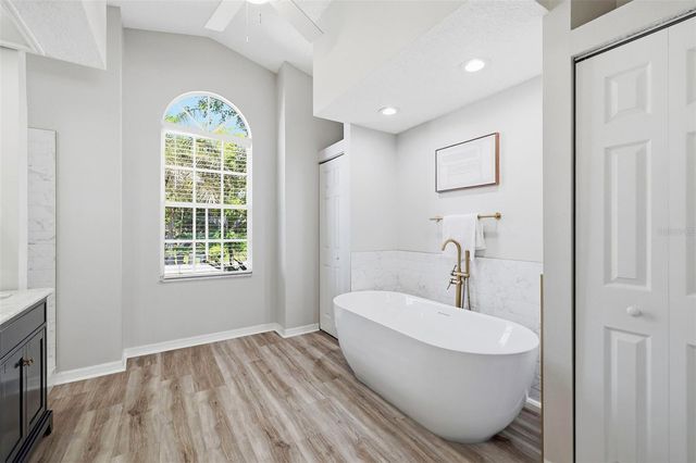 2722 BUCKHORN OAKS DRIVE, Valrico, FL 33594