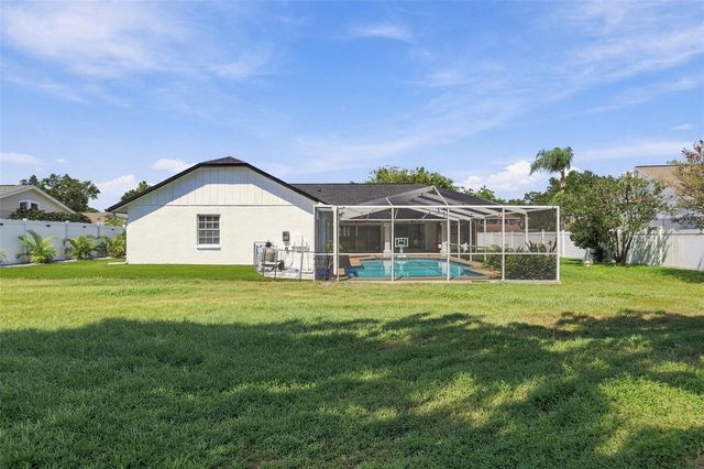 2722 BUCKHORN OAKS DRIVE, Valrico, FL 33594