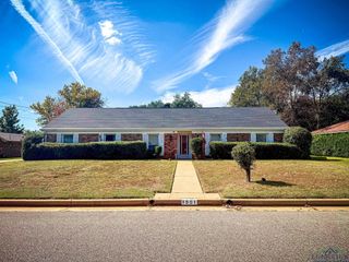 1901 Livingston, Longview, TX 75601