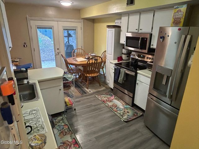 130 Deer Run Drive, Ballston Spa, NY 12020