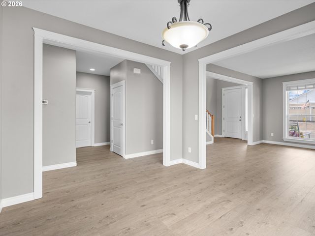 737 JUNE Dr, Molalla, OR 97038