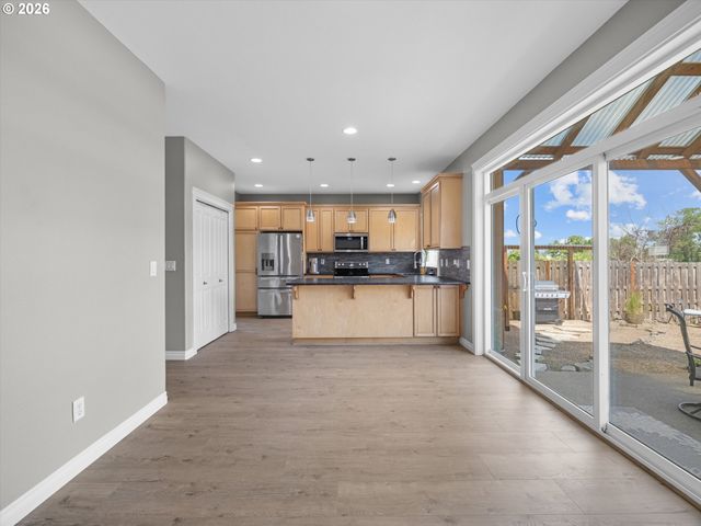 737 JUNE Dr, Molalla, OR 97038