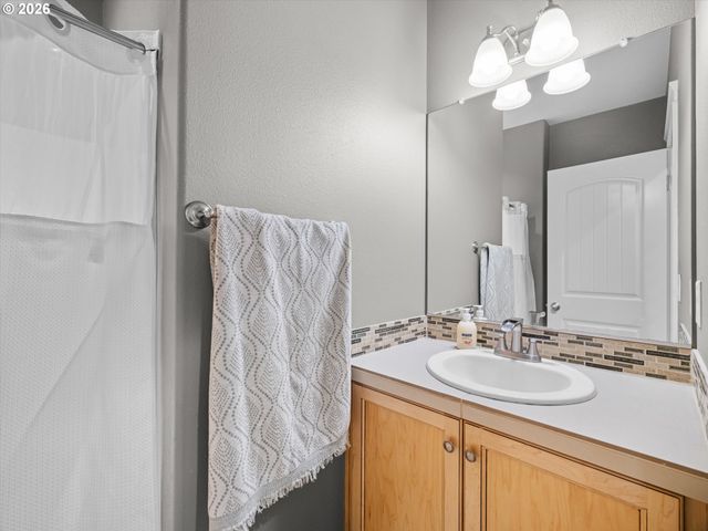737 JUNE Dr, Molalla, OR 97038