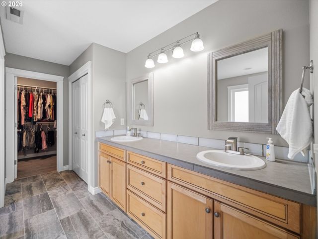 737 JUNE Dr, Molalla, OR 97038