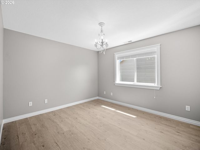 737 JUNE Dr, Molalla, OR 97038