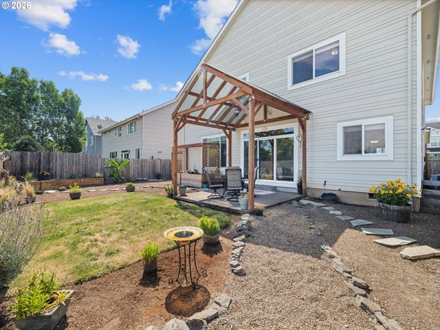 737 JUNE Dr, Molalla, OR 97038