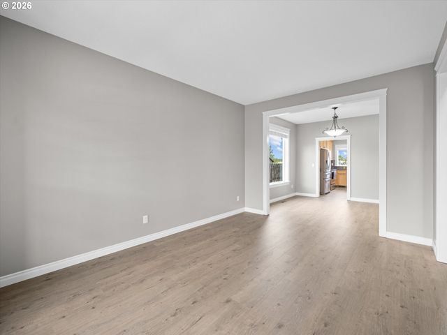 737 JUNE Dr, Molalla, OR 97038