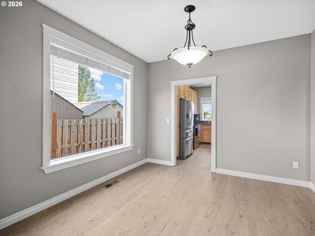 737 JUNE Dr, Molalla, OR 97038
