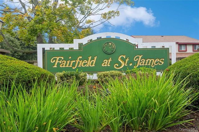 201 Bentley Court E, Saint James, NY 11780