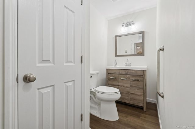 201 Bentley Court E, Saint James, NY 11780