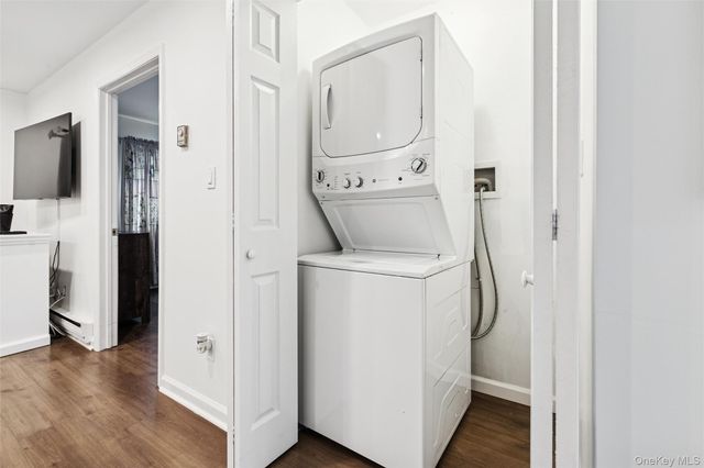 201 Bentley Court E, Saint James, NY 11780