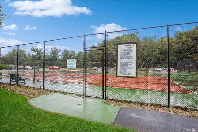 201 Bentley Court E, Saint James, NY 11780